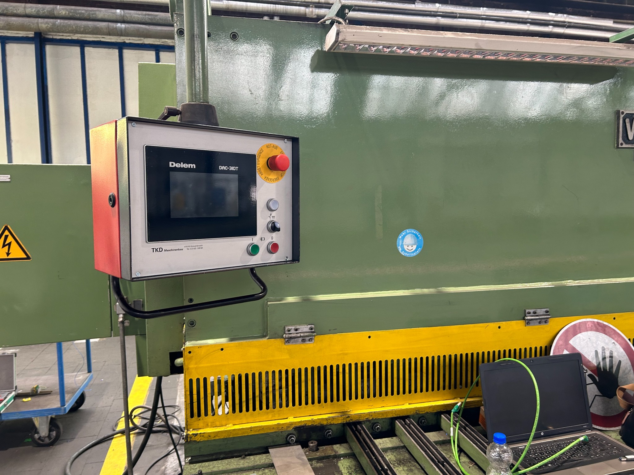 Delem DAC-310T an der Wieger Tafelschere